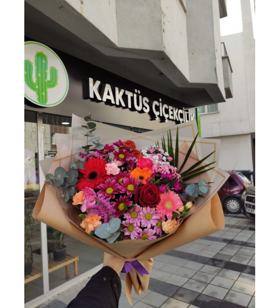 Karışık Mevsim Çiçekleri Buketi 4